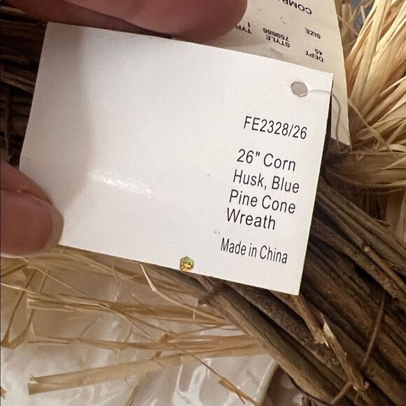 NWT Natural Corn Straw Husk 26” Wreath with  Pinecones Seasonal Boho Shabby Chic - Picture 5 of 5